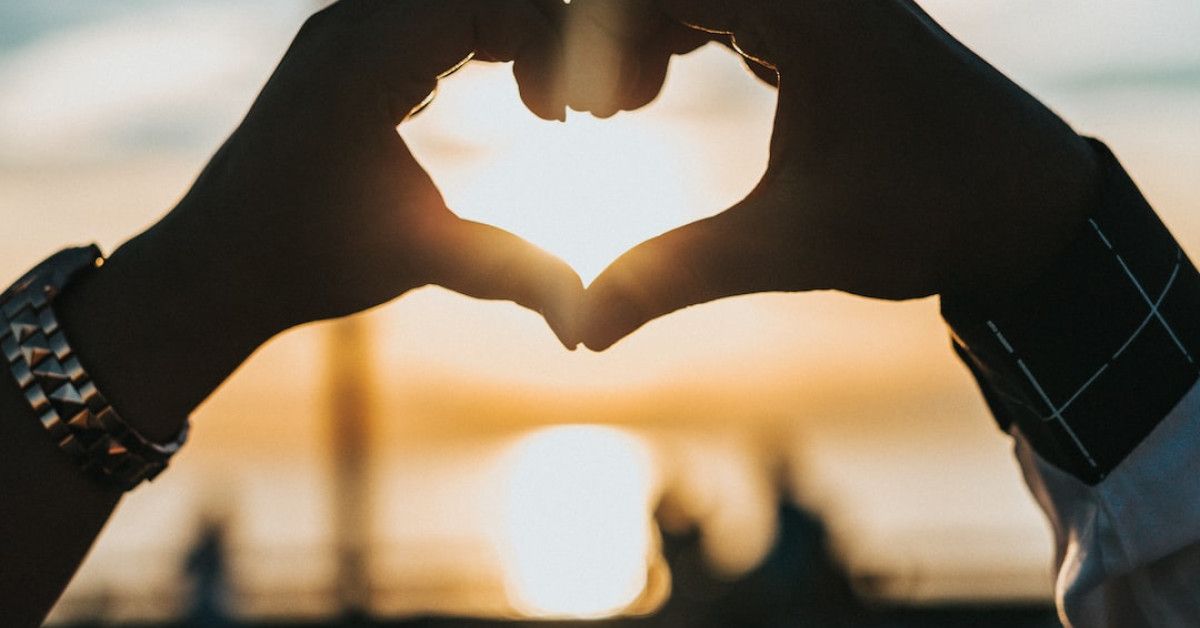 Reignite passion in your relationship with 35 romantic love ideas
